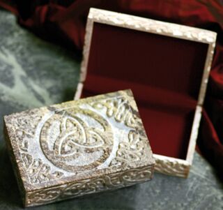 Zauberwelt Kartenbox - Speckstein mit keltischem Knoten